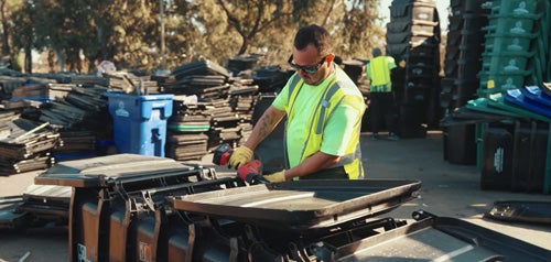 Trash bin disassembly