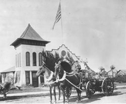 Photo of horse drawn wagon