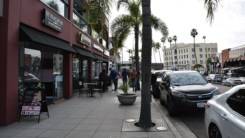 Stores along Prospect Street in La Jolla