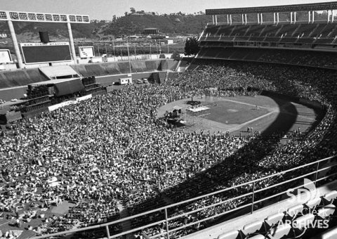 The Beach offers Boys Live anaheim stadium 1976 july 3rd 2 cd